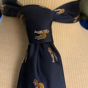 CHAPS EMBROIDERED ST.BERNARD DOGS ON NAVY BLUE 100% SILK TWILL NECKTIE